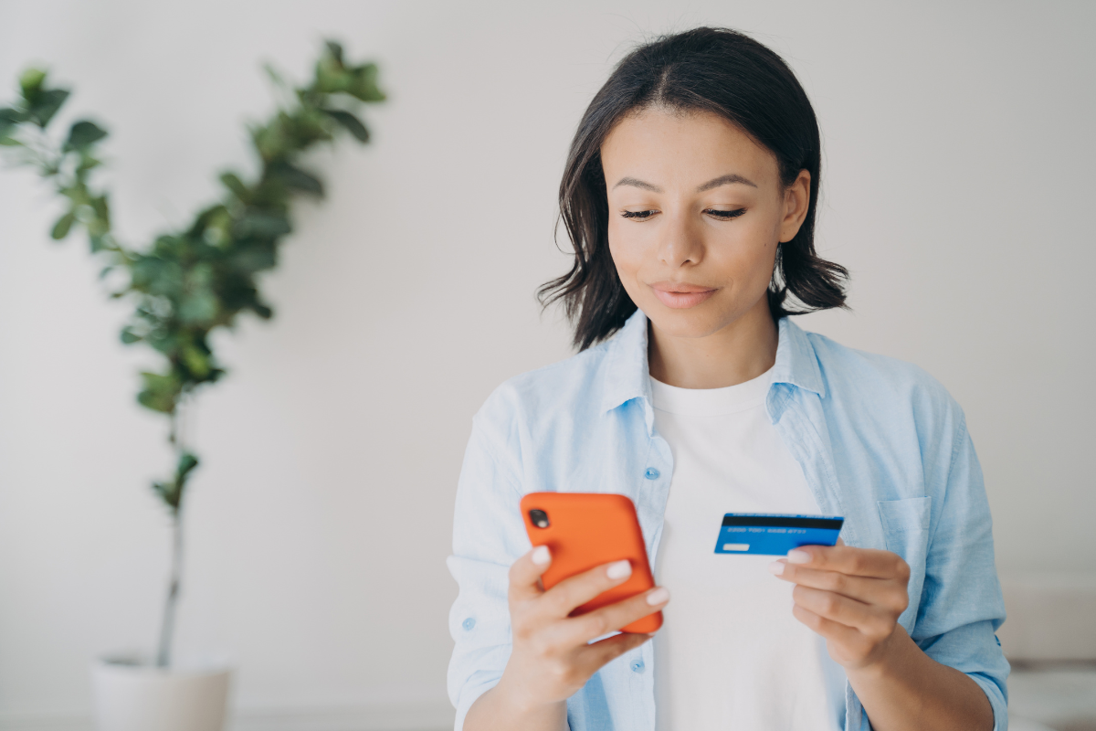 Comparar costos y comisiones de cuentas bancarias